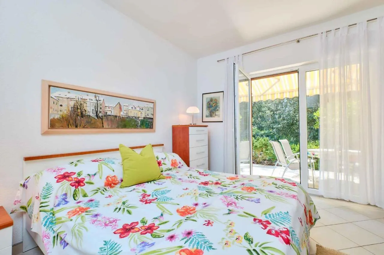 Apartments In Mali Losinj 14834